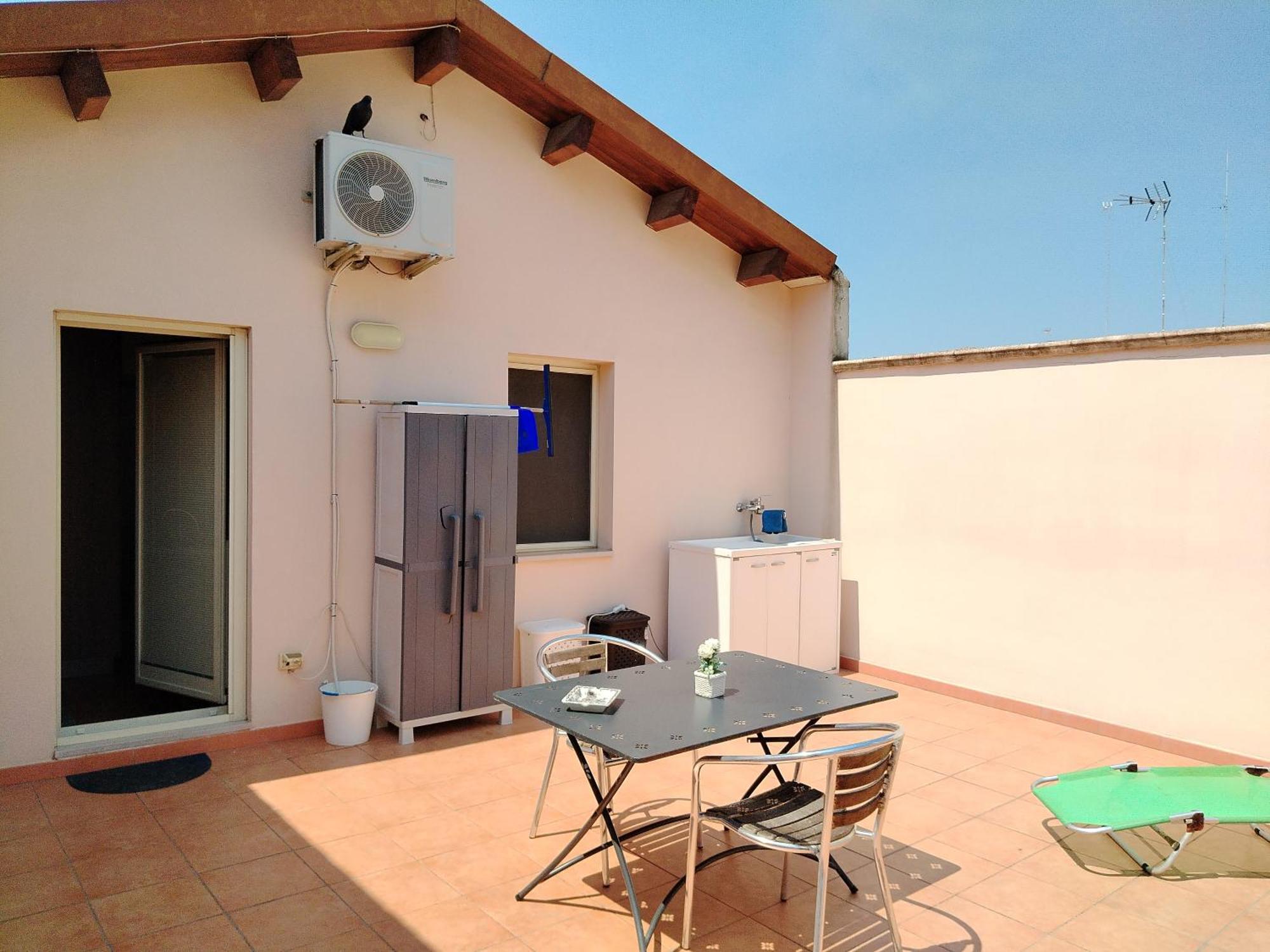 Mansarda Con Terrazzo Privato Appartement Barletta Buitenkant foto